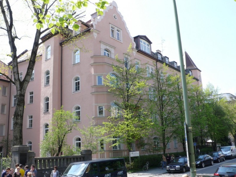 6 Zimmer Altbauwohnung in 80336 Muenchen.jpg