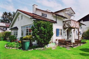 Zweifamilienhaus in 82229 Seefeld.jpg