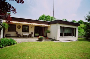 Bungalow in 82152 Krailling.jpg